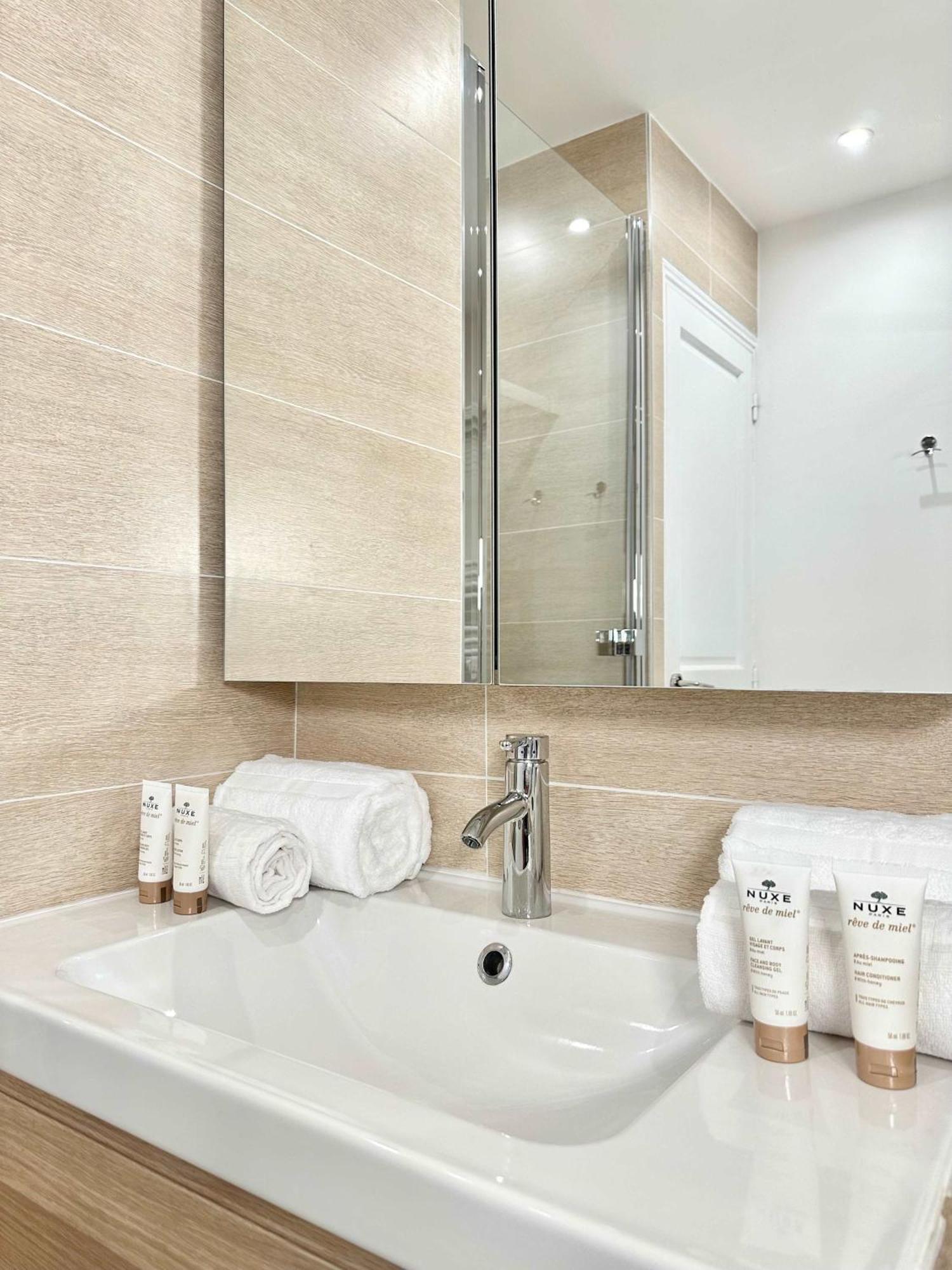 Deluxe Apartment Near The Tour Eiffel Parigi Esterno foto
